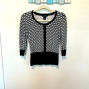 White House Black Market Women’s Houndstooth Cropped Cardigan / Size XS